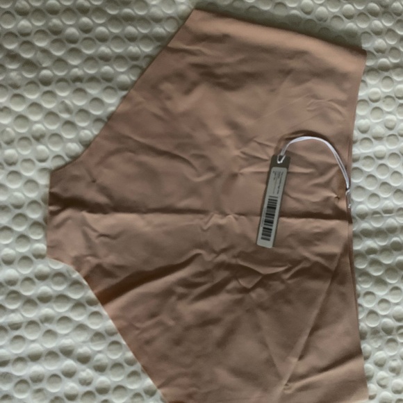 NWT Everlane invisible hi-rise hipster. Beige color. If interested, have 2 pair - Picture 2 of 4